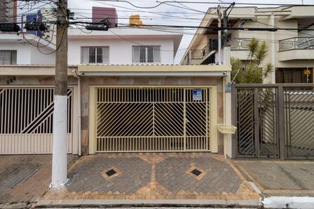 Casa à venda com 250m², 4 quartos e 2 vagasFachada