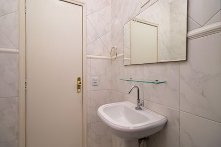 Casa à venda com 250m², 4 quartos e 2 vagasBanheiro Social