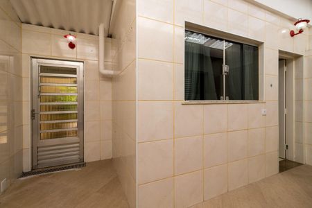 Casa à venda com 250m², 4 quartos e 2 vagasQuintal