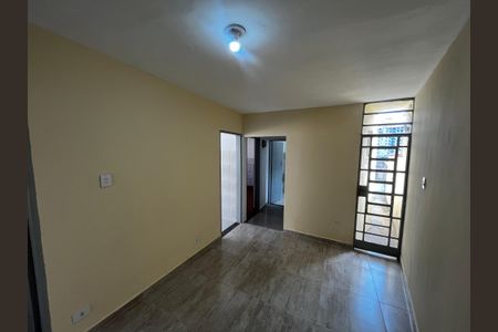 Sala de casa para alugar com 2 quartos, 80m² em Vila Roque, São Paulo