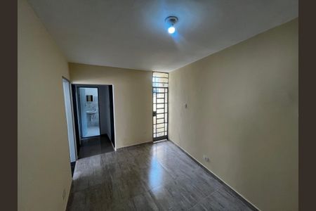 Sala de casa para alugar com 2 quartos, 80m² em Vila Roque, São Paulo