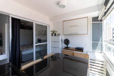 Apartamento à venda com 41m², 1 quarto e 1 vaga Apartamento à venda com 41m², 1 quarto e 1 vagaVaranda