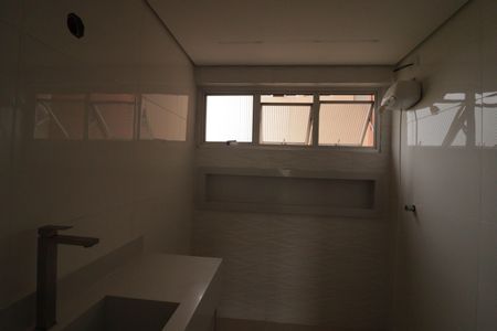 Apartamento à venda com 100m², 3 quartos e 2 vagasBanheiro da Suíte
