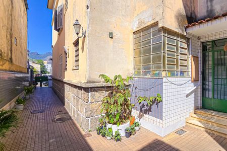 Apartamento à venda com 65m², 2 quartos e sem vaga Apartamento à venda com 65m², 2 quartos e sem vagaHall de entrada