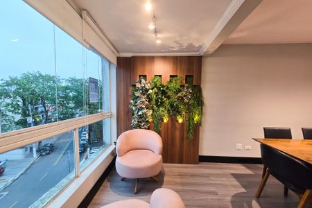 Apartamento à venda com 219m², 4 quartos e 4 vagas Apartamento à venda com 219m², 4 quartos e 4 vagasSacada