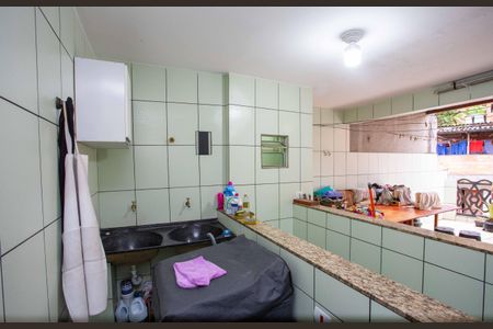 Casa à venda com 48m², 3 quartos e 2 vagasÁrea de Serviço