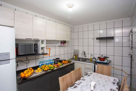 Casa à venda com 48m², 3 quartos e 2 vagasCozinha