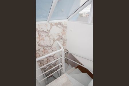 Apartamento para alugar com 104m², 1 quarto e sem vaga Apartamento para alugar com 104m², 1 quarto e sem vagaEscada