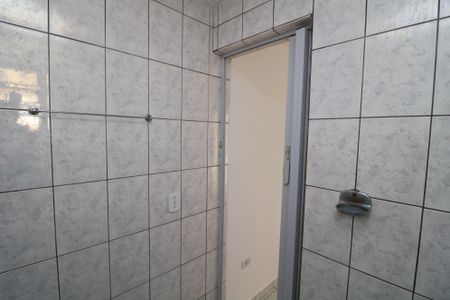 Banheiro da Suíte de casa para alugar com 1 quarto, 35m² em Jardim Santa Adelia, São Paulo