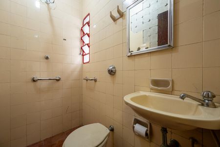 Casa à venda com 167m², 2 quartos e 2 vagas Casa à venda com 167m², 2 quartos e 2 vagasBanheiro de Serviço