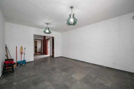Casa à venda com 167m², 2 quartos e 2 vagas Casa à venda com 167m², 2 quartos e 2 vagasSala