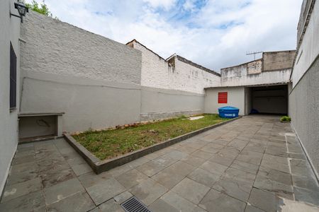 Casa à venda com 167m², 2 quartos e 2 vagas Casa à venda com 167m², 2 quartos e 2 vagasQuintal