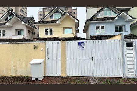 Apartamento para alugar com 300m², 4 quartos e 5 vagasPlaquinha