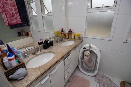 Apartamento para alugar com 300m², 4 quartos e 5 vagasBanheiro Suíte 1