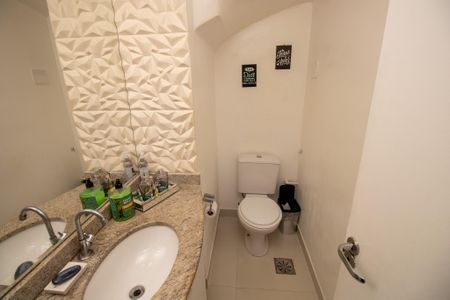 Apartamento para alugar com 300m², 4 quartos e 5 vagasLavabo