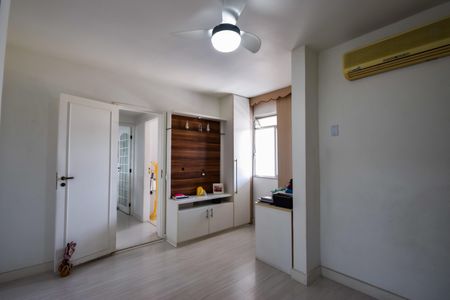 Apartamento à venda com 400m², 3 quartos e 2 vagas Apartamento à venda com 400m², 3 quartos e 2 vagas Suíte