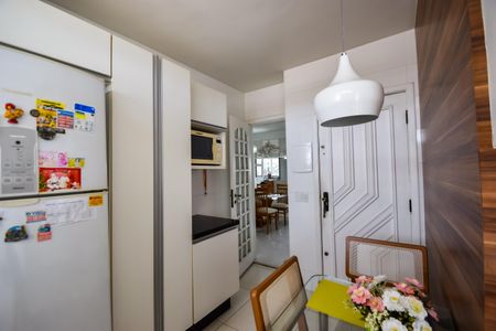 Apartamento à venda com 400m², 3 quartos e 2 vagas Apartamento à venda com 400m², 3 quartos e 2 vagasCozinha