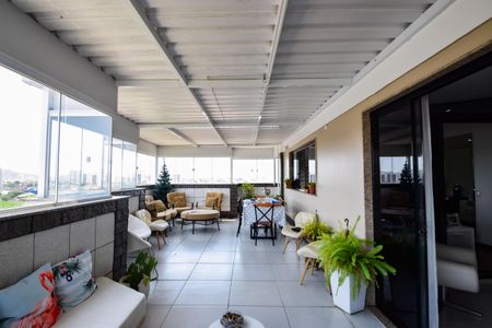 Apartamento à venda com 400m², 3 quartos e 2 vagas Apartamento à venda com 400m², 3 quartos e 2 vagasVaranda da Sala