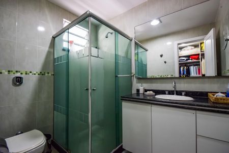 Apartamento à venda com 400m², 3 quartos e 2 vagas Apartamento à venda com 400m², 3 quartos e 2 vagasBanheiro da Suíte