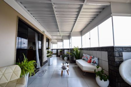 Apartamento à venda com 400m², 3 quartos e 2 vagas Apartamento à venda com 400m², 3 quartos e 2 vagasVaranda da Sala