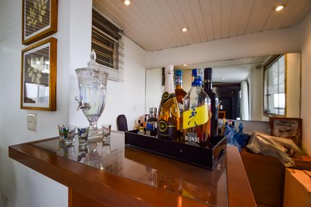 Apartamento à venda com 400m², 3 quartos e 2 vagas Apartamento à venda com 400m², 3 quartos e 2 vagasSala