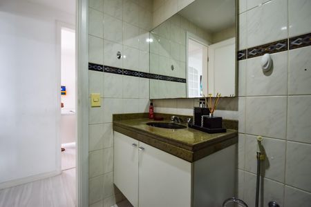 Apartamento à venda com 400m², 3 quartos e 2 vagas Apartamento à venda com 400m², 3 quartos e 2 vagasBanheiro Social