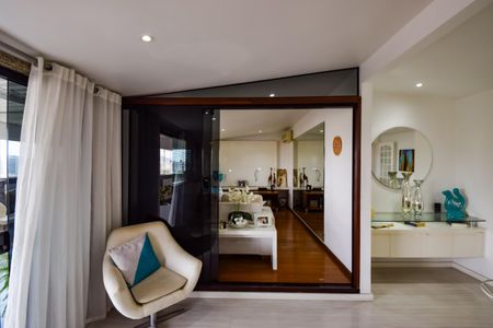 Apartamento à venda com 400m², 3 quartos e 2 vagas Apartamento à venda com 400m², 3 quartos e 2 vagasSala