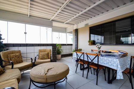 Apartamento à venda com 400m², 3 quartos e 2 vagas Apartamento à venda com 400m², 3 quartos e 2 vagasVaranda da Sala