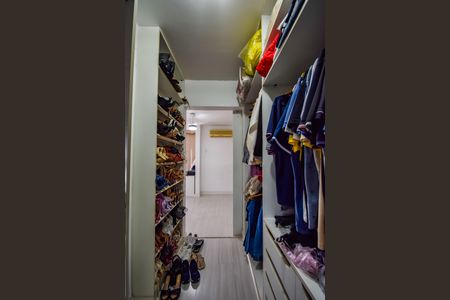 Apartamento à venda com 400m², 3 quartos e 2 vagas Apartamento à venda com 400m², 3 quartos e 2 vagasCloset da suíte