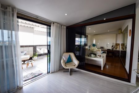 Apartamento à venda com 400m², 3 quartos e 2 vagas Apartamento à venda com 400m², 3 quartos e 2 vagasSala