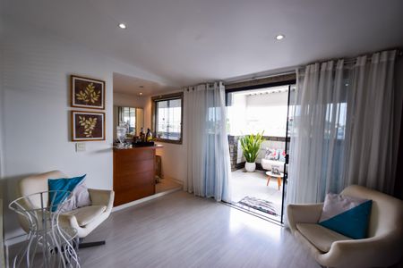 Apartamento à venda com 400m², 3 quartos e 2 vagas Apartamento à venda com 400m², 3 quartos e 2 vagasSala