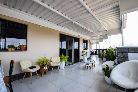 Apartamento à venda com 400m², 3 quartos e 2 vagas Apartamento à venda com 400m², 3 quartos e 2 vagasVaranda da Sala