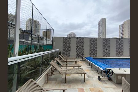Apartamento à venda com 83m², 2 quartos e 2 vagasÁrea comum - Piscina