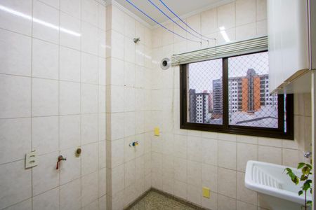 Apartamento à venda com 115m², 3 quartos e 2 vagas Apartamento à venda com 115m², 3 quartos e 2 vagasÁrea de serviço