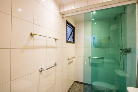 Apartamento à venda com 115m², 3 quartos e 2 vagas Apartamento à venda com 115m², 3 quartos e 2 vagasBanheiro social