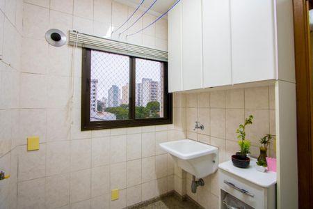 Apartamento à venda com 115m², 3 quartos e 2 vagas Apartamento à venda com 115m², 3 quartos e 2 vagasÁrea de serviço