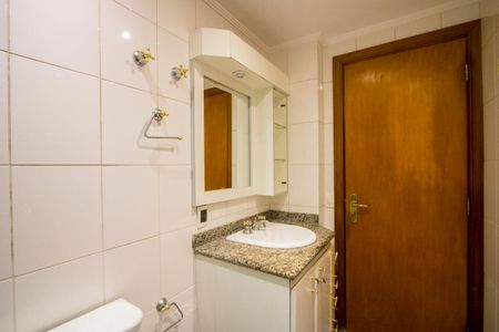 Apartamento à venda com 115m², 3 quartos e 2 vagas Apartamento à venda com 115m², 3 quartos e 2 vagasBanheiro social