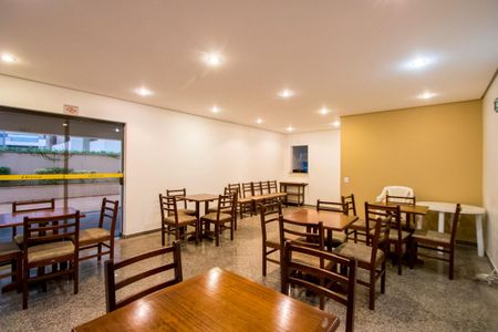 Apartamento à venda com 115m², 3 quartos e 2 vagas Apartamento à venda com 115m², 3 quartos e 2 vagasÁrea comum - Salão de festas