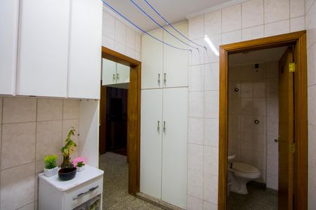 Apartamento à venda com 115m², 3 quartos e 2 vagas Apartamento à venda com 115m², 3 quartos e 2 vagasÁrea de serviço
