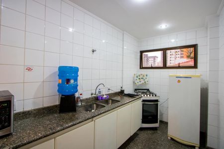 Apartamento à venda com 115m², 3 quartos e 2 vagas Apartamento à venda com 115m², 3 quartos e 2 vagasÁrea comum - Salão de festas