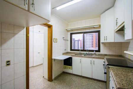 Apartamento à venda com 115m², 3 quartos e 2 vagas Apartamento à venda com 115m², 3 quartos e 2 vagasCozinha