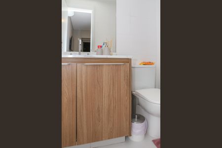 Apartamento à venda com 69m², 2 quartos e 1 vaga Apartamento à venda com 69m², 2 quartos e 1 vagaBanheiro da Suíte