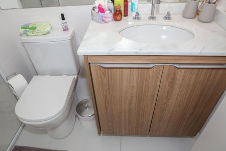 Apartamento à venda com 69m², 2 quartos e 1 vaga Apartamento à venda com 69m², 2 quartos e 1 vagaBanheiro Social