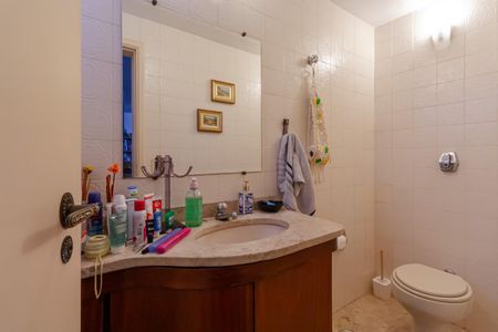 Apartamento à venda com 169m², 4 quartos e 2 vagas Apartamento à venda com 169m², 4 quartos e 2 vagasLavabo