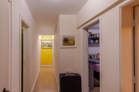 Apartamento à venda com 169m², 4 quartos e 2 vagas Apartamento à venda com 169m², 4 quartos e 2 vagasCorredor