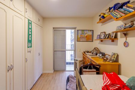 Apartamento à venda com 169m², 4 quartos e 2 vagas Apartamento à venda com 169m², 4 quartos e 2 vagasQuarto 3