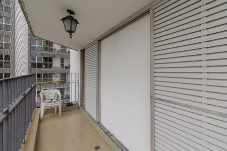 Apartamento à venda com 169m², 4 quartos e 2 vagas Apartamento à venda com 169m², 4 quartos e 2 vagasSacada Quarto 1 e 2