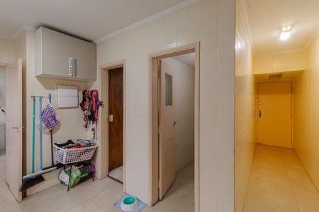 Apartamento à venda com 169m², 4 quartos e 2 vagas Apartamento à venda com 169m², 4 quartos e 2 vagasÁrea de Serviço