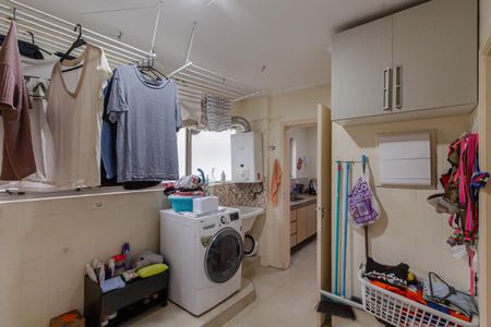 Apartamento à venda com 169m², 4 quartos e 2 vagas Apartamento à venda com 169m², 4 quartos e 2 vagasÁrea de Serviço