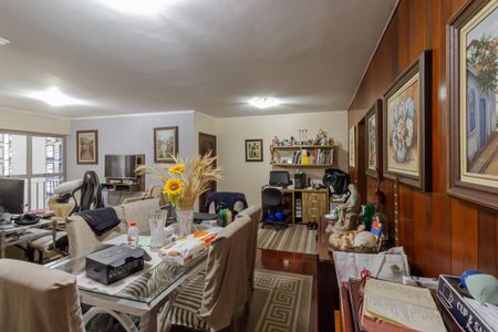 Apartamento à venda com 169m², 4 quartos e 2 vagas Apartamento à venda com 169m², 4 quartos e 2 vagasSala